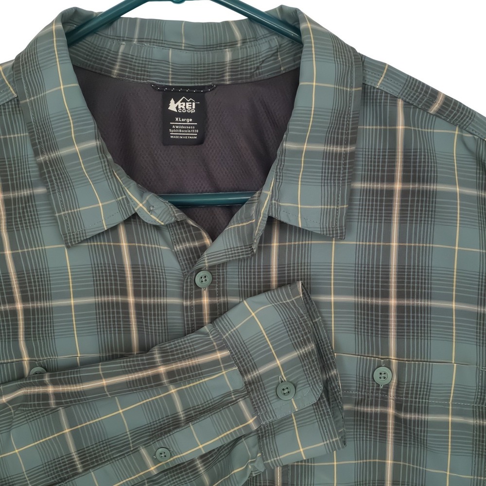 REI Co-op Button Down Mens XL Green Plaid Ventilated Hiking Shirt Nylon